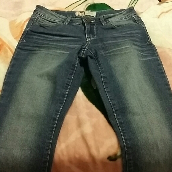 L.e.i ashley lowrise boot cut jeans