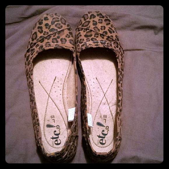 Leopard print flats