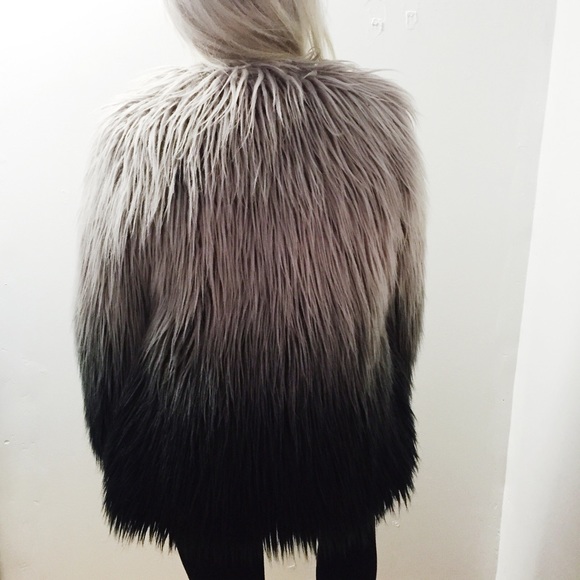 ⭐️SOLD⭐️Topshop Ombré Faux Mongolian Coat - Picture 2 of 3