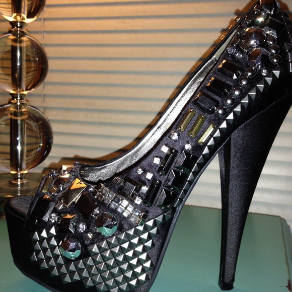 🎉HOST PICK🎉 - Picture 2 of 2