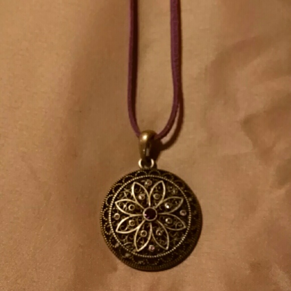 Necklace - Picture 3 of 3