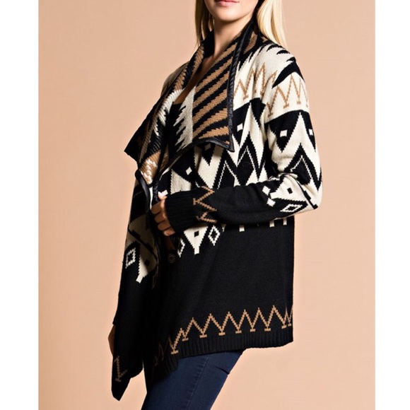 "Tribal Queen" Aztec Printed Cardigan - Picture 2 of 4