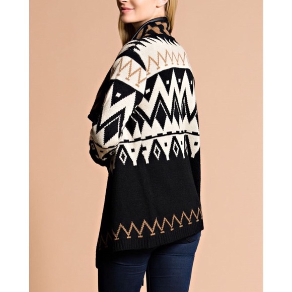 "Tribal Queen" Aztec Printed Cardigan - Picture 3 of 4