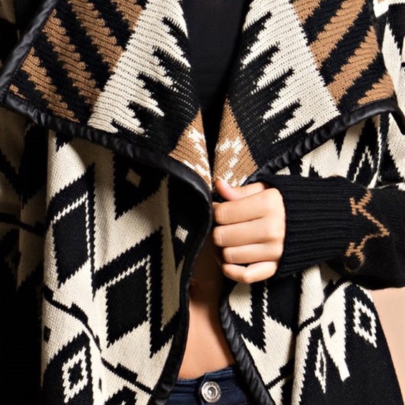 "Tribal Queen" Aztec Printed Cardigan - Picture 4 of 4