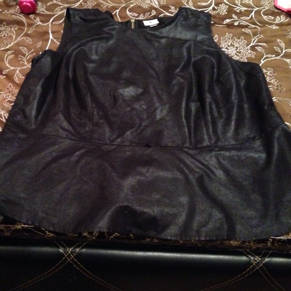 Cute peplum top-sold in bundle