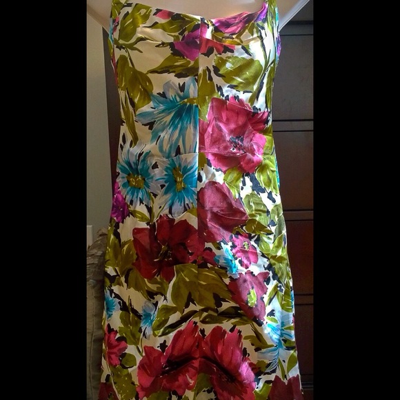 Floral Fitted Summer Dress - Picture 1 of 2