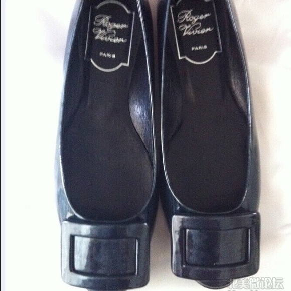 Roger viver flats