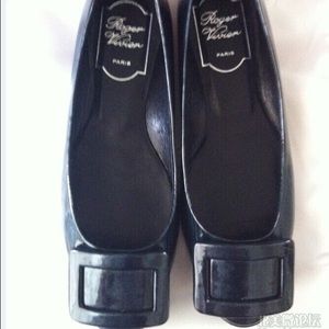 Roger viver flats