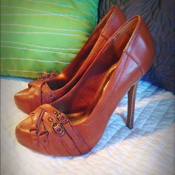 naughty monkey Shoes - Brown heels with buckles stacked wood heel