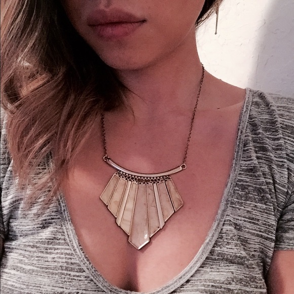 Shell necklace - Picture 2 of 3