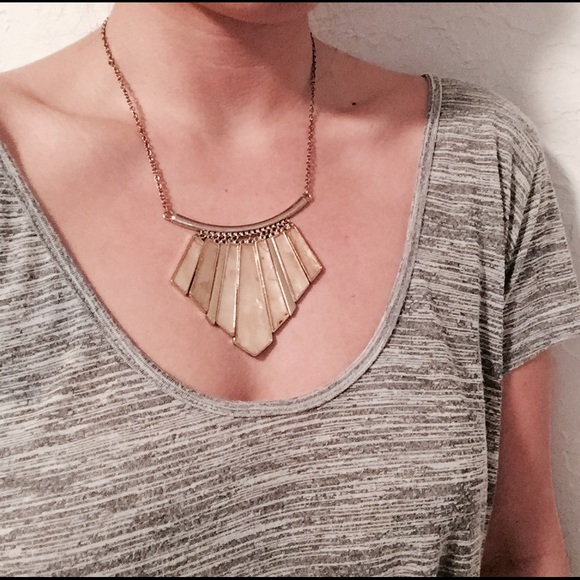 Shell necklace - Picture 3 of 3