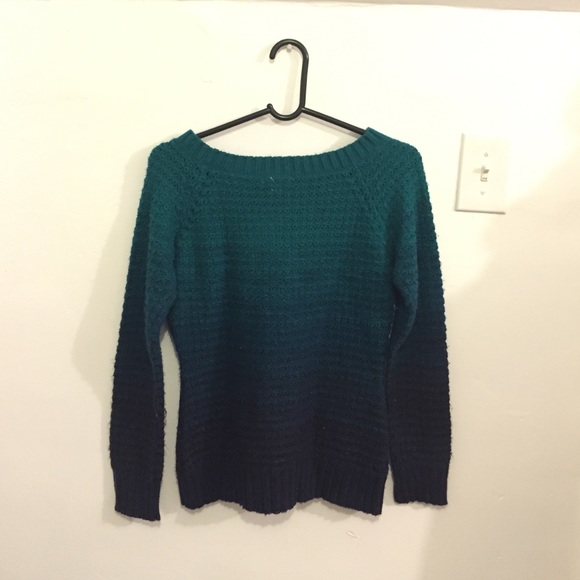 SOLD💞💞St. John's bay ombré sweater! - Picture 2 of 2