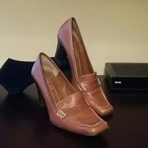 Bandolino brown heels sz 7 1/2