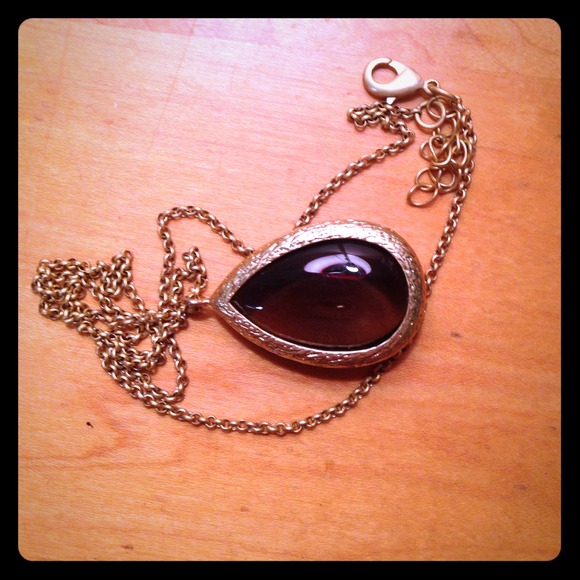 Tear drop pendant necklace