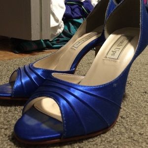 Royal blue touch up prom heels