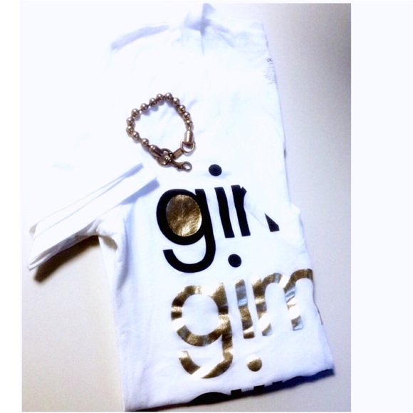 🌓✨•SOLD!!• Adorable Metallic Gold & black Tee - Picture 2 of 4