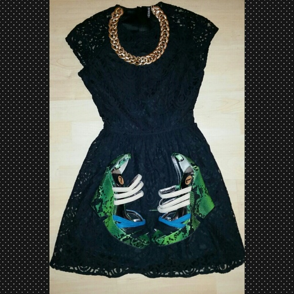 🎀CREAM, TEAL, BLACK AND GREEN SNAKESKIN WEDGE🎀