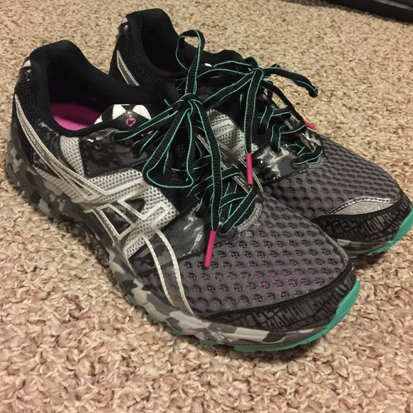 Asics Gel Noosa athletic shoes