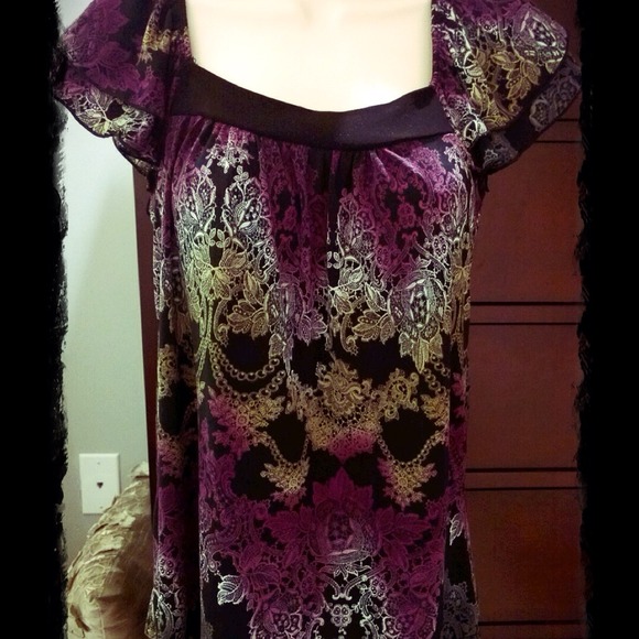 Claudia Richard Top. - Picture 2 of 2