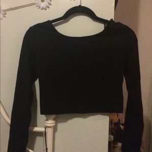 Black long sleeve crop top.