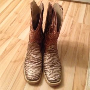 Roper cowgirl boots. WORN ONCE