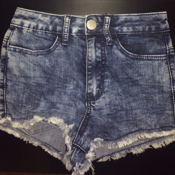 Acid washed shorts