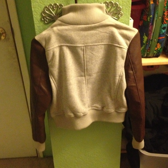 Never worn jacket ✨ - Picture 4 of 4