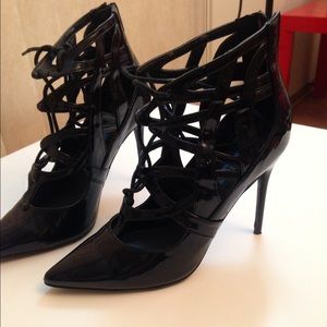 Sexy Black stiletto heels!!