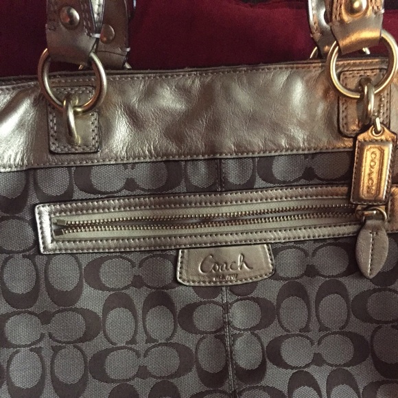 Brown and gold coach purse authentic - Picture 3 of 4