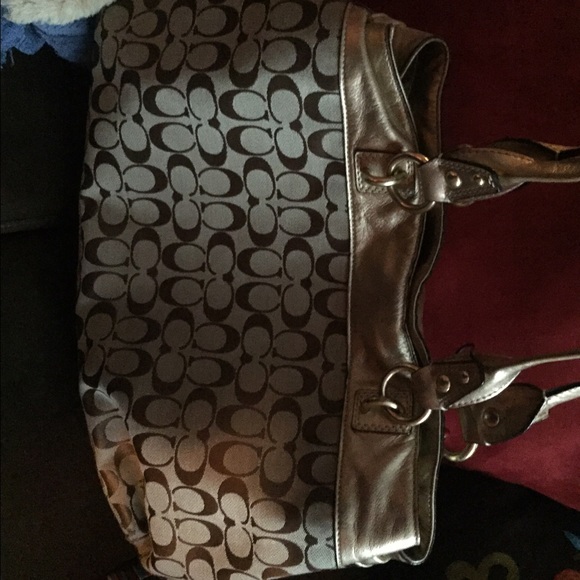 Brown and gold coach purse authentic - Picture 4 of 4