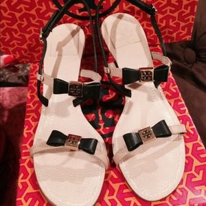 Tory burch kailey sandal leather.