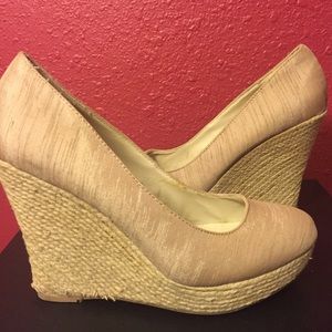 Qupid closed toe wedge