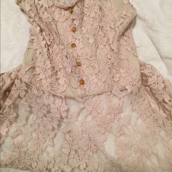 ๐HP!๐ Cute Lace Top - Picture 3 of 4