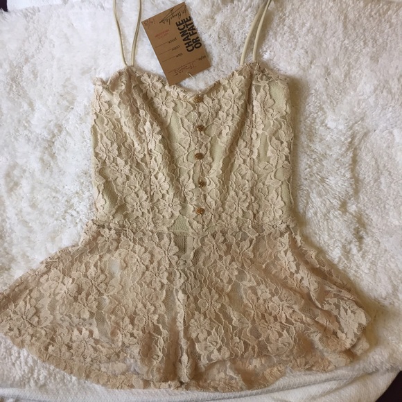 ๐HP!๐ Cute Lace Top - Picture 4 of 4