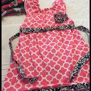 Girls pink quatrefoil dress.