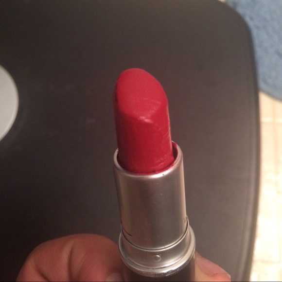 MAC 2 lipsticks + primer