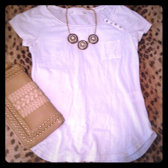 🚫sold in bundle🚫Anthro White Tee Velvet brand