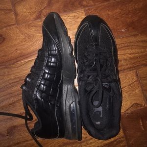 All black Nike Air Max Sneakers