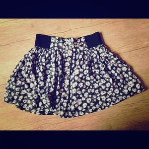 (SOLD) American Eagle cute flower skirt