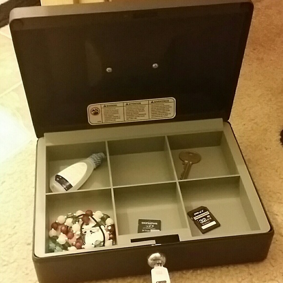 Sentry Safe - Picture 3 of 4