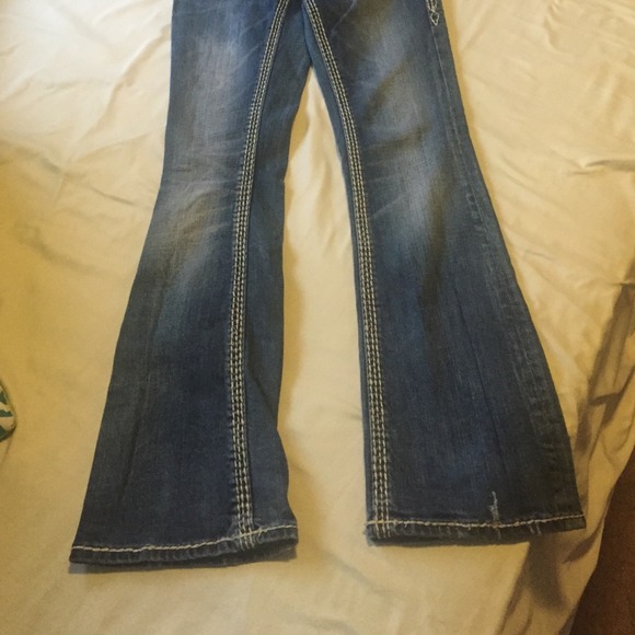 🚫SOLD🚫Rock Revival Jeans - Picture 3 of 4