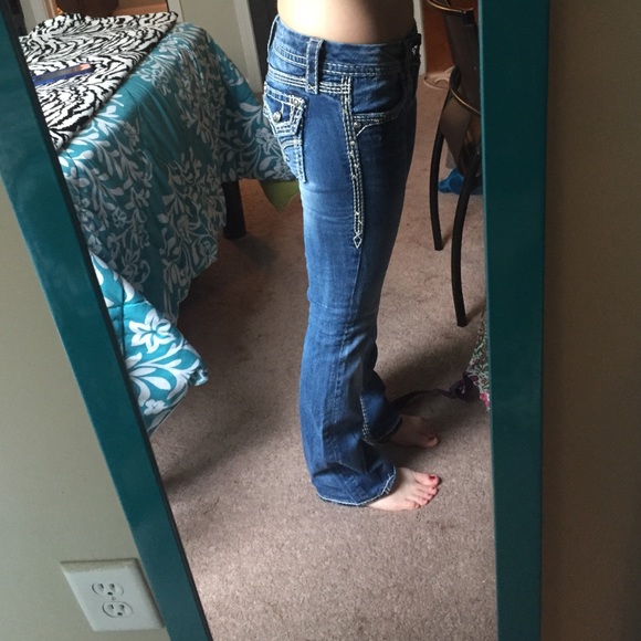 🚫SOLD🚫Rock Revival Jeans - Picture 2 of 4
