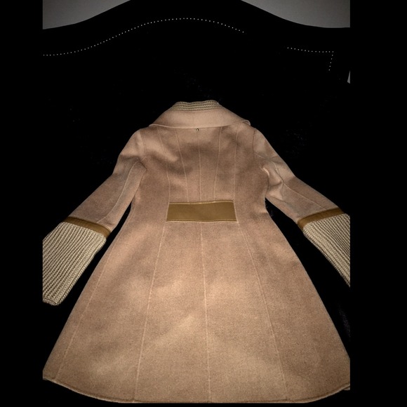 Brand New Beautiful Mackage Coat - Picture 2 of 4