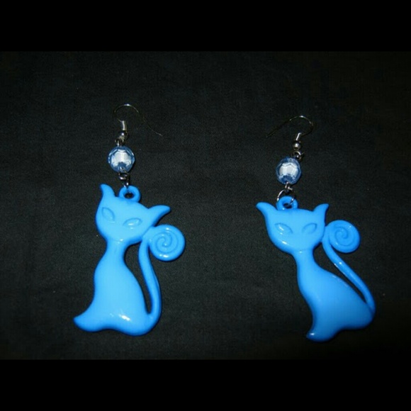 Jewelry - Blue earrings