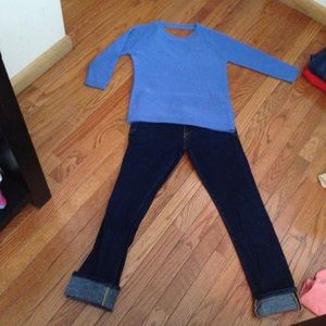 Blue knit sweater /dark skinny jeans