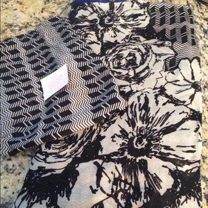 Stella and Dot- Midnight Bloom Union Square Scarf