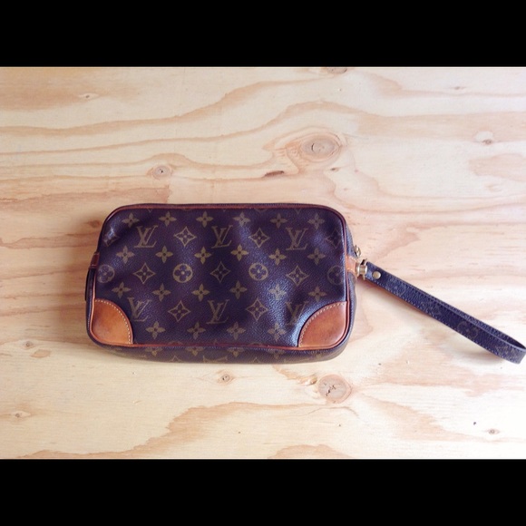 Louis Vuitton Bags - {Louis Vuitton} Marly Dragonne Pochette Clutch Louis Vuitton Bags - {Louis Vuitton} Marly Dragonne Pochette Clutch