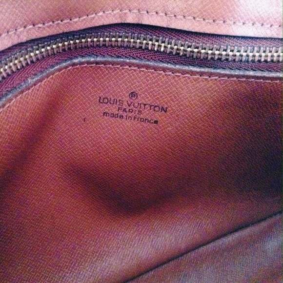 Louis Vuitton Bags - {Louis Vuitton} Marly Dragonne Pochette Clutch Louis Vuitton Bags - {Louis Vuitton} Marly Dragonne Pochette Clutch