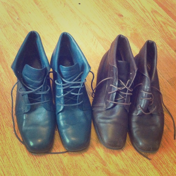 2 pairs of 90's booties