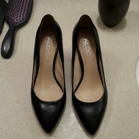ALDO black real leather shoes pumps